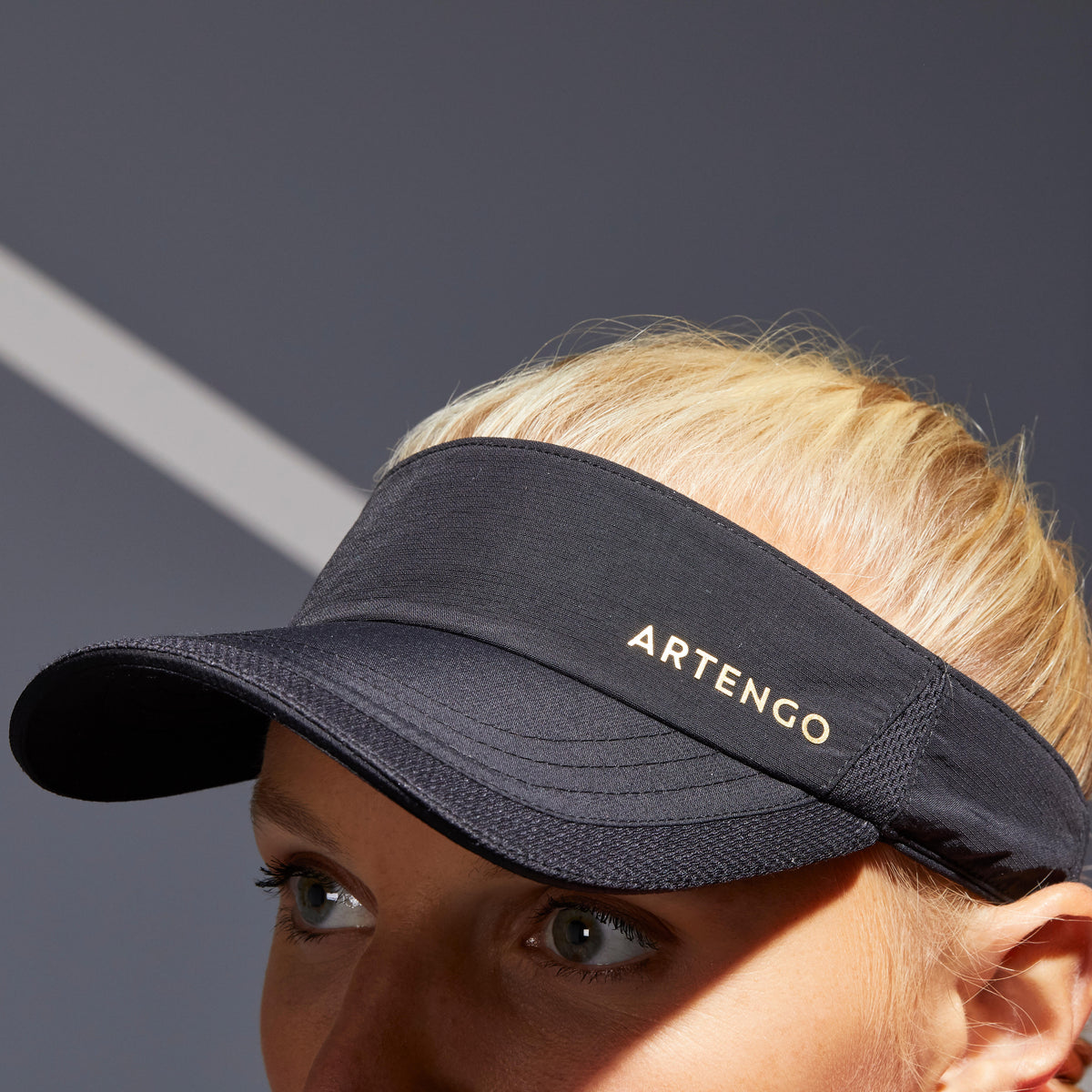 TV 100 BLACK VISOR S56
