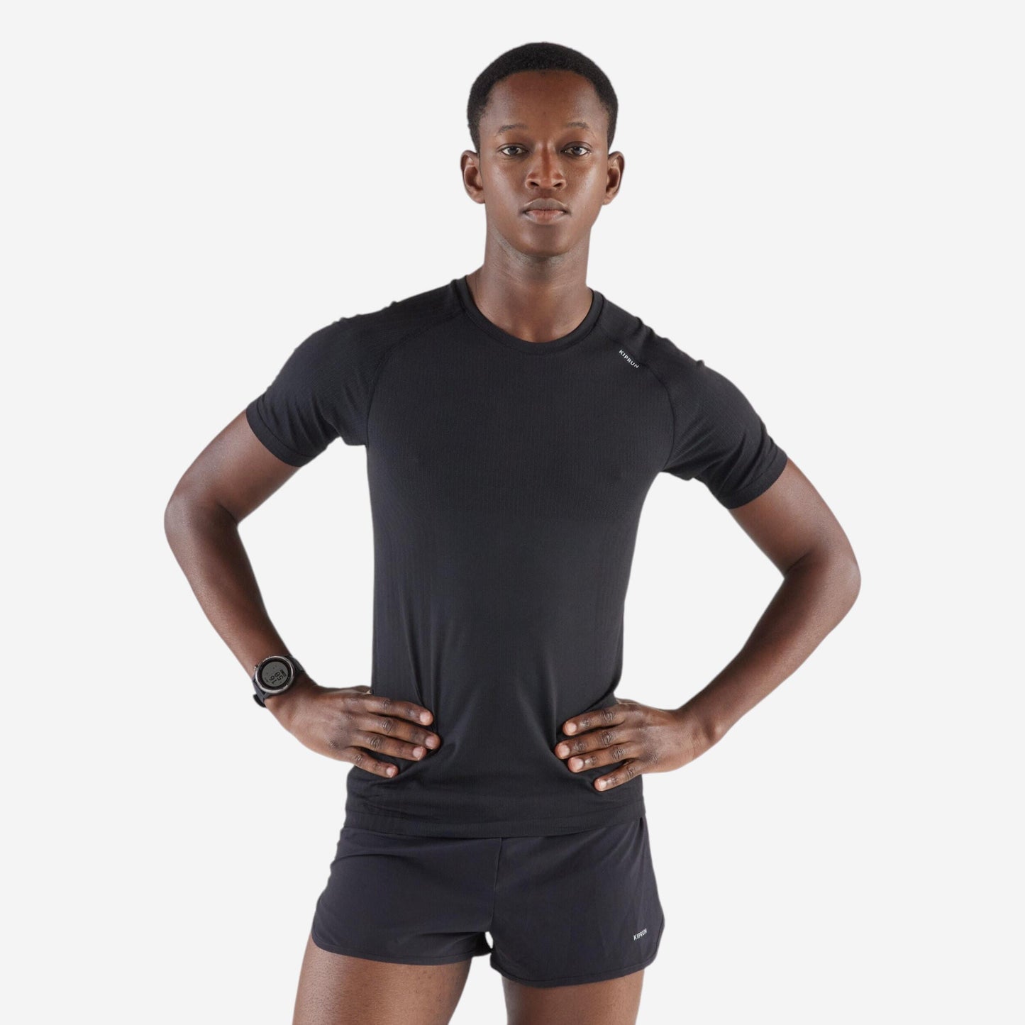 T-SHIRT DE RUNNING 500 CONFORT SLIM SANS COUTURES NOIR FUMÉ