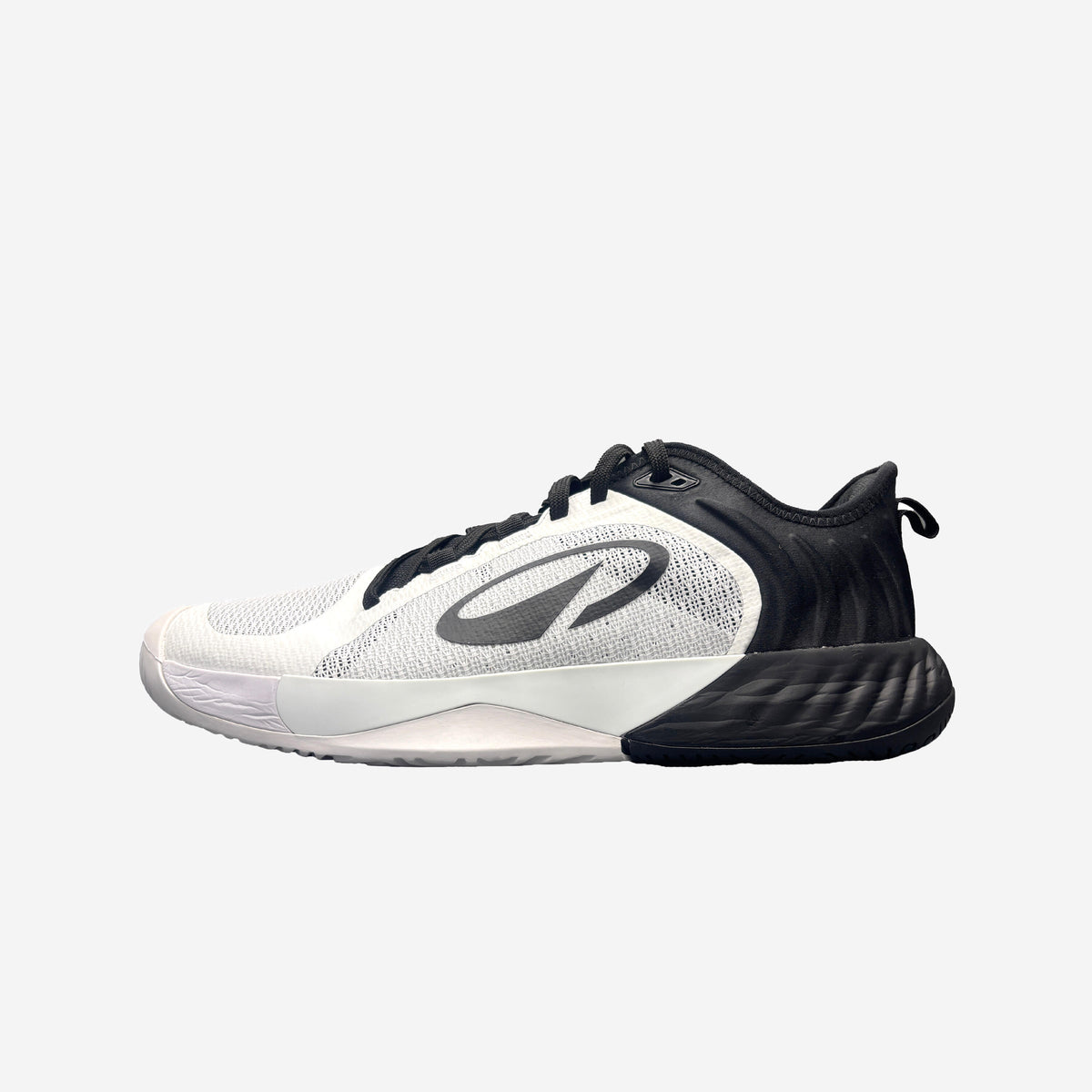 KUIKMA UNRUPT TEAM SHOES BLACK AND WHITE